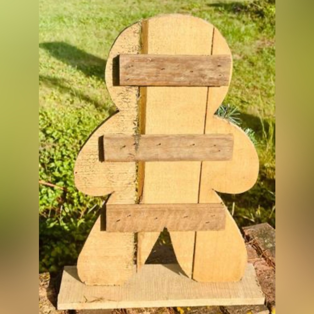 *Rustic Wood Gingerbread Man on Base, 16” - Picture 5 of 10